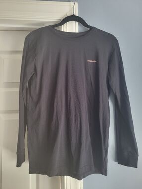 BNWOT Columbia Long Sleeve Shirt.